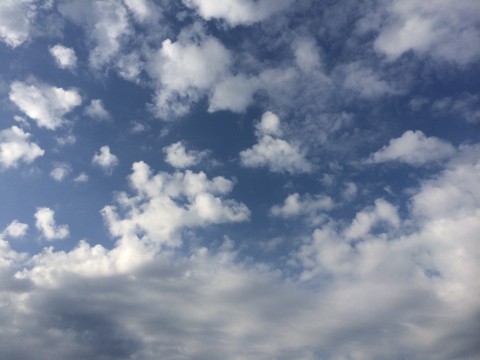 休日の空〜